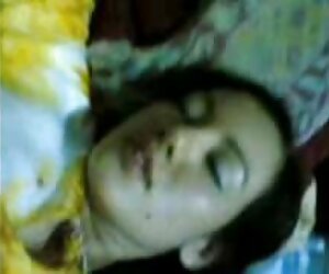 Một 18 les jav tuổi khốn tập bạn thân nhất của mình trên gác mái