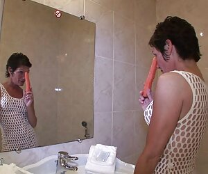 Một người đàn ông làm ngã một cô gái điếm và kết thúc ở trong cô ấy gai jav