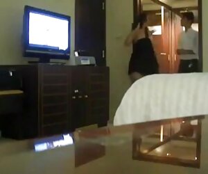 Khỏa thân bé dọn dẹp sau khi tắm mà không có chú ý camera sexpornjav ẩn