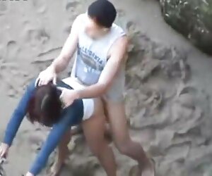 Gloria dương jav dài tập vật thông qua lỗ hổng trong bức Tường
