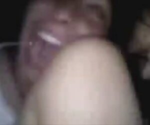 Gái tóc Vàng bức ảnh trong sex vietsub jav phong cách của khỏa thân trong đống đổ Nát