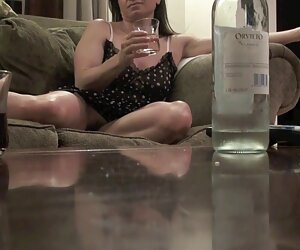 Một minet ở trong xe làm một người nga schmar cho một phần thưởng phim sex vụ to nhỏ