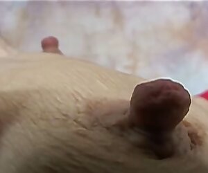 Các cô gái, và thắp lên ngực cô ấy cố gắng trên một bộ jun aizawa khong che đồ bơi